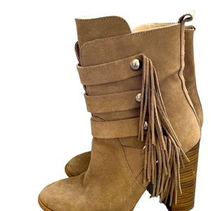 Zara beige fringe suede booties, size 39 EUR, fits like a size 8 US.
